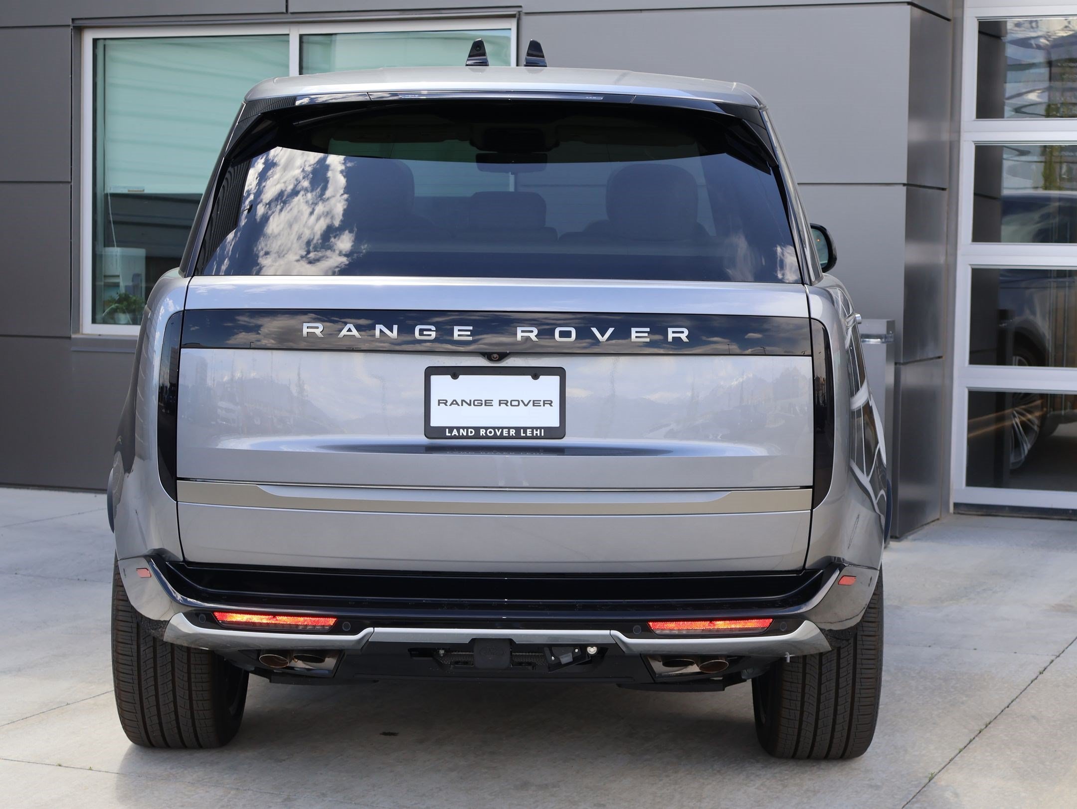 Used 2026 Land Rover Range Rover SE AWD/4WD image 9