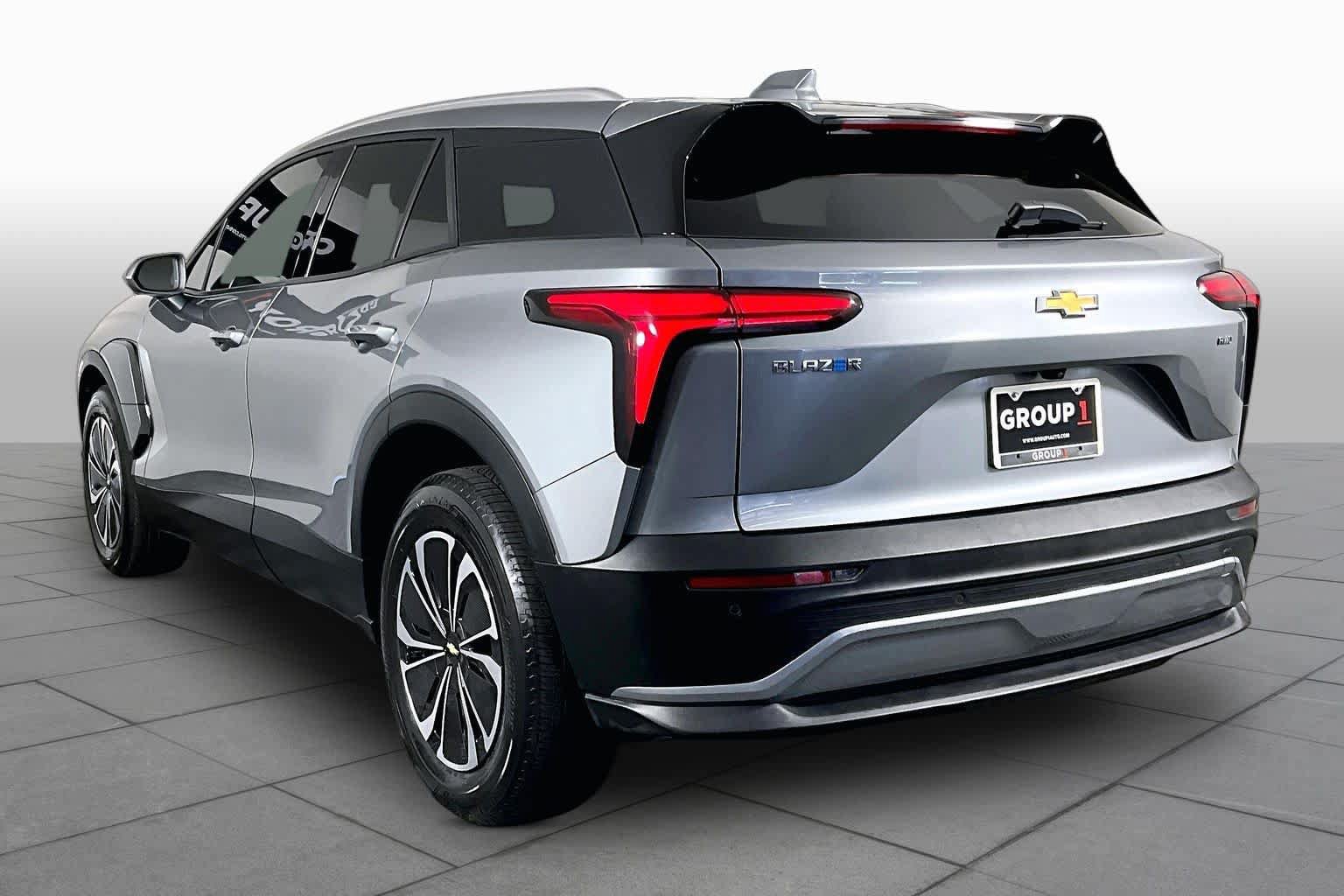 Used 2024 Chevrolet Blazer EV LT AWD/4WD image 11
