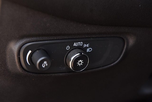 Used 2024 Chevrolet Equinox LS w/ Driver Confidence II Package FWD image 10