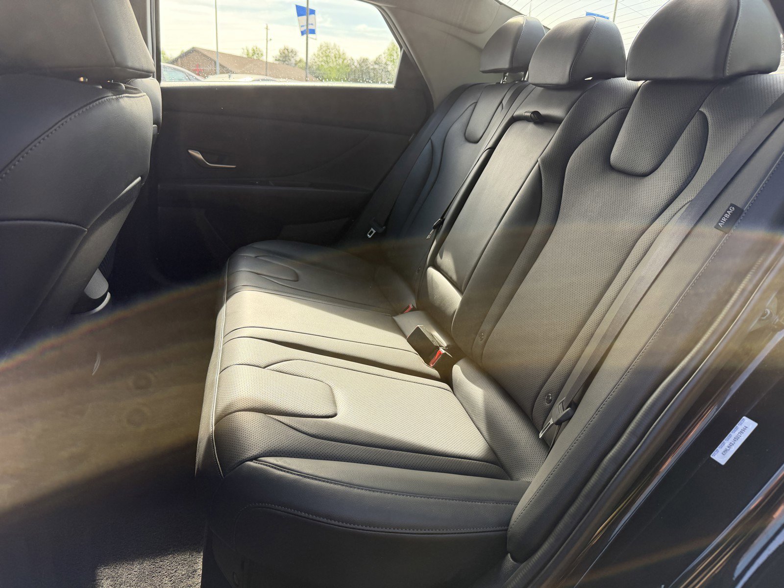 Used 2025 Hyundai Elantra Limited image 9