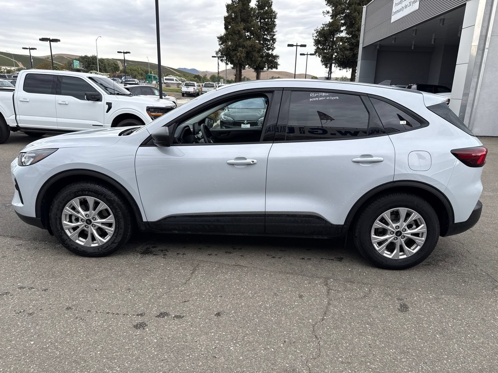 Used 2025 Ford Escape Active FWD image 2