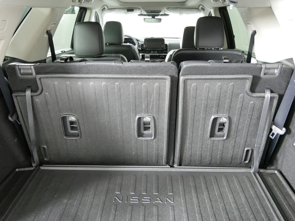New 2025 Nissan Pathfinder Platinum image 17