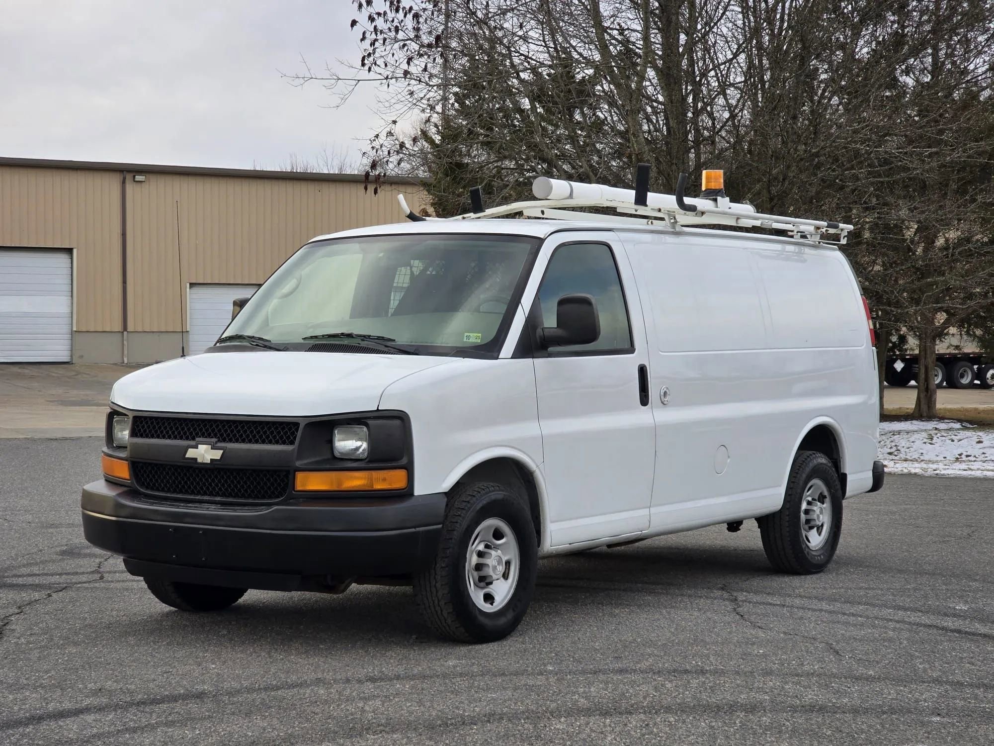 Used 2009 Chevrolet Express 2500 image 18