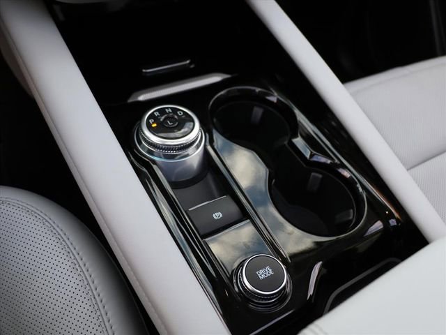 Used 2025 Ford Explorer Platinum w/ LUX Leather Package image 23