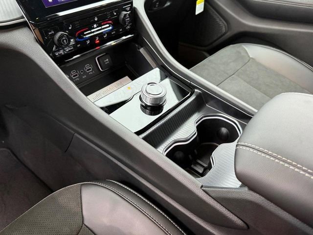 New 2025 Jeep Grand Cherokee L Altitude image 30