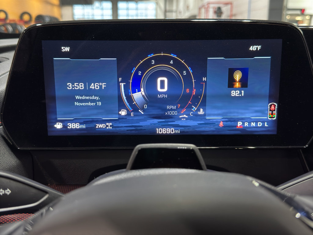 Used 2025 Chevrolet Traverse RS image 32