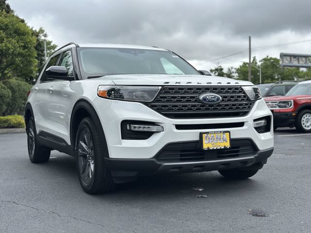 Certified 2023 Ford Explorer XLT w/ Equipment Group 202A AWD/4WD image 48