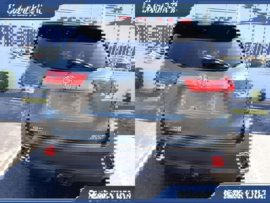 Used 2018 Toyota Highlander Limited Platinum image 21