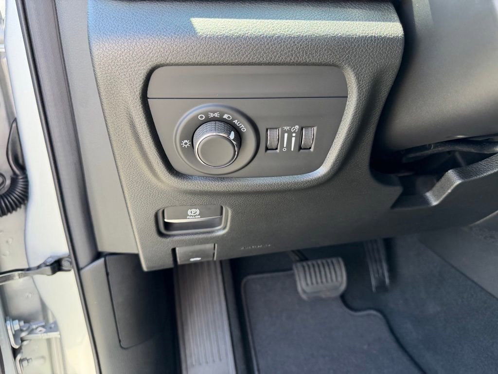 New 2026 Jeep Grand Cherokee L 4WD image 15