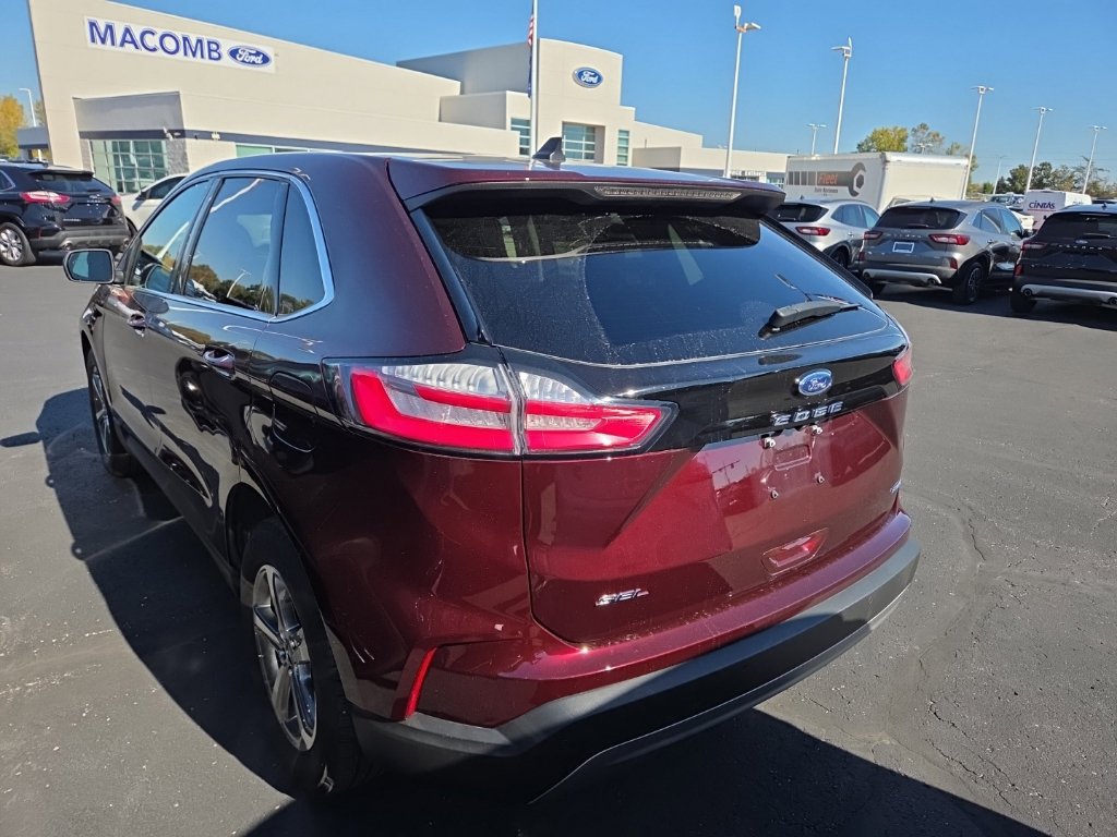 Certified 2024 Ford Edge SEL w/ Convenience Package AWD/4WD image 9