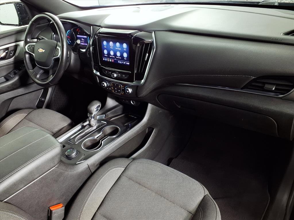 Used 2022 Chevrolet Traverse LT image 13