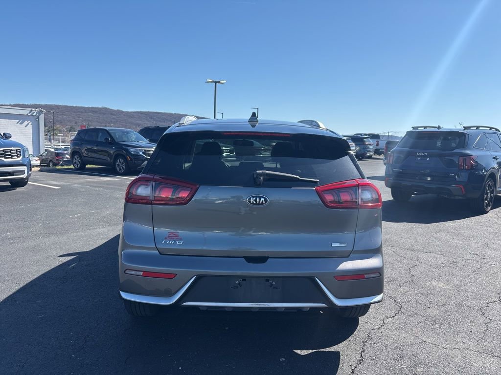Used 2017 Kia Niro EX image 4
