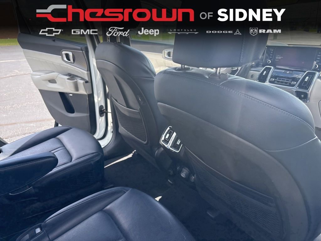 Used 2023 Kia Sorento SX Prestige image 32