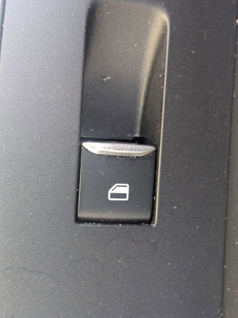 Used 2023 Ford Explorer Limited image 34