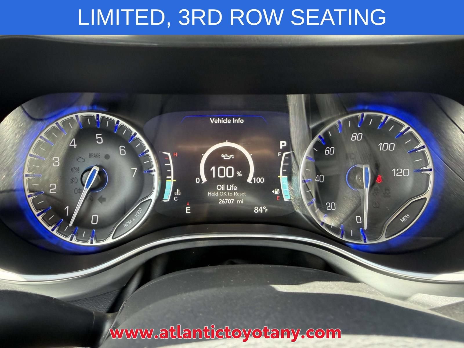 Used 2025 Chrysler Pacifica Limited FWD image 33