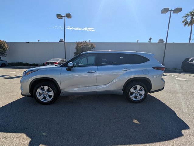 Certified 2025 Toyota Highlander LE image 8