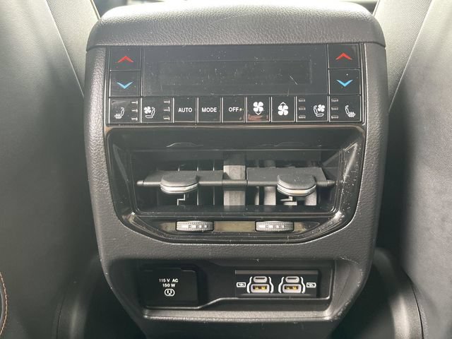 Used 2022 Jeep Grand Cherokee Summit AWD/4WD image 15