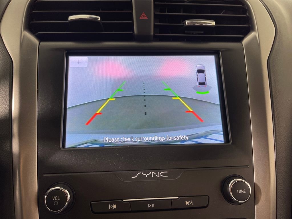 Used 2020 Ford Fusion SE image 23