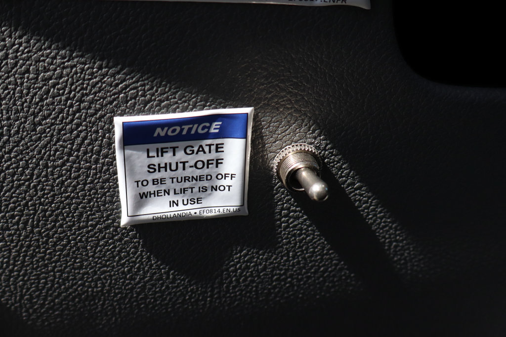 Used 2024 Ford E-450 and Econoline 450 Super Duty w/ Power Windows & Locks Group RWD image 25