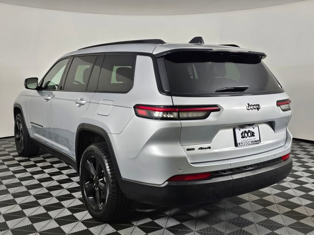 Used 2023 Jeep Grand Cherokee L Laredo AWD/4WD image 5