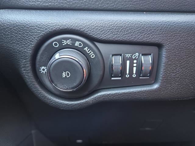 New 2026 Chrysler Pacifica Select w/ S Appearance Package image 22