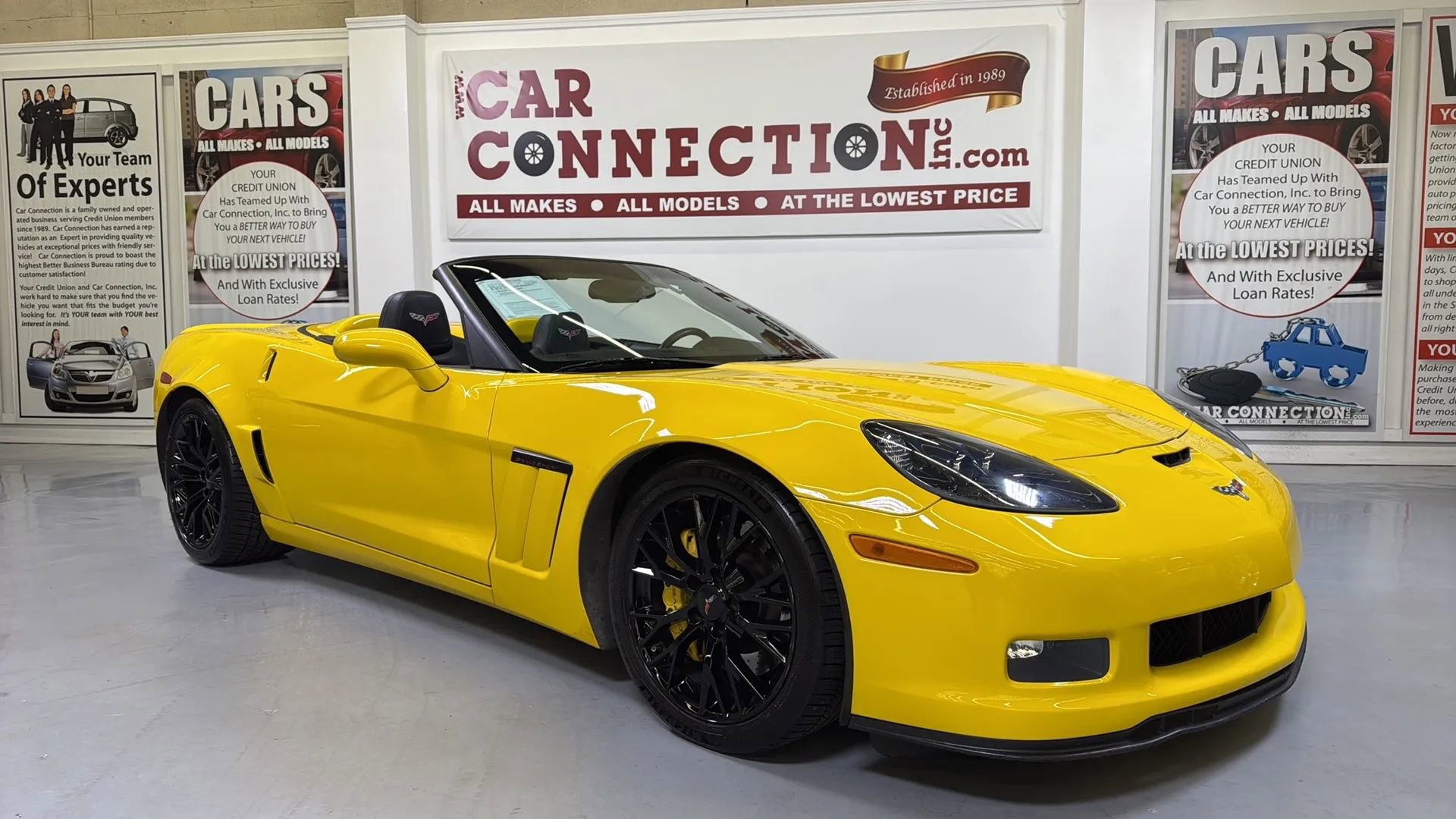 Used 2013 Chevrolet Corvette Grand Sport w/ 3LT Preferred Equipment Group image 2