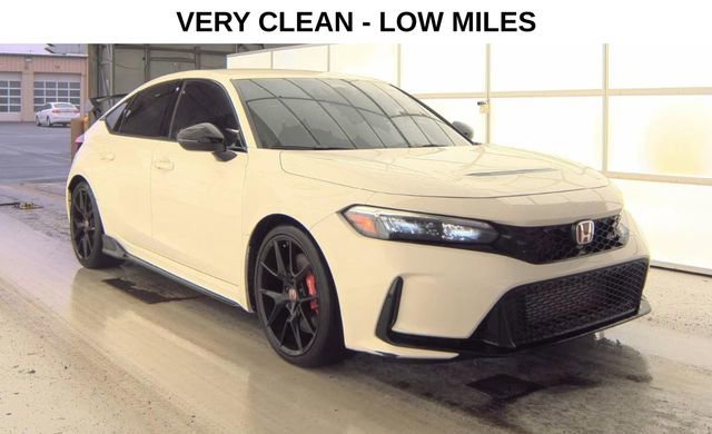 Used 2024 Honda Civic Type R image 3