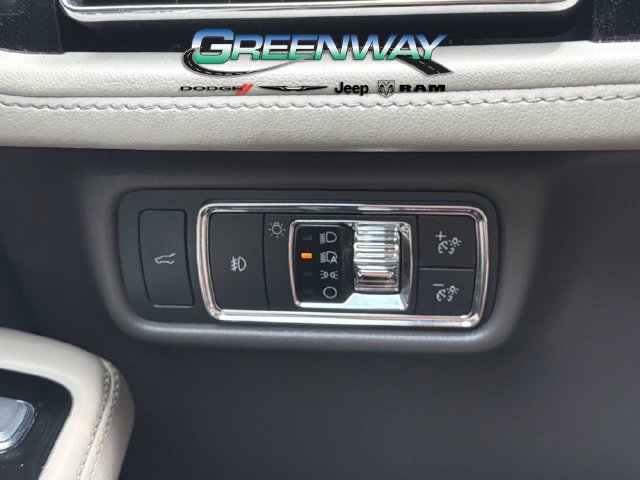 Used 2020 Lincoln Aviator Reserve w/ Equipment Group 201A RWD image 26