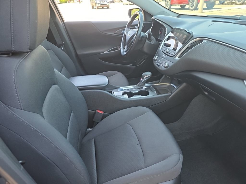 Used 2021 Chevrolet Malibu RS FWD image 9