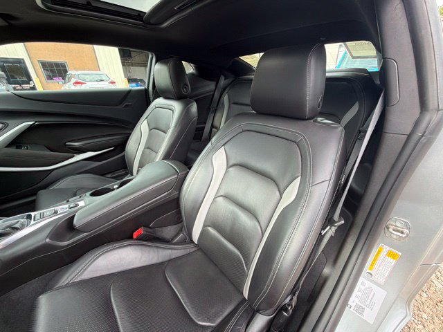 Used 2023 Chevrolet Camaro LT RWD image 17