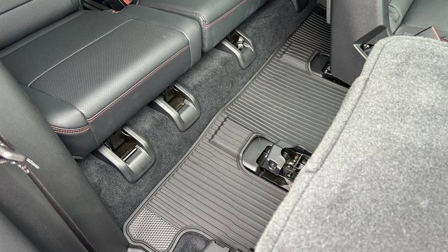 Certified 2024 Chevrolet Traverse RS w/ LPO, Floor Liner Package image 57