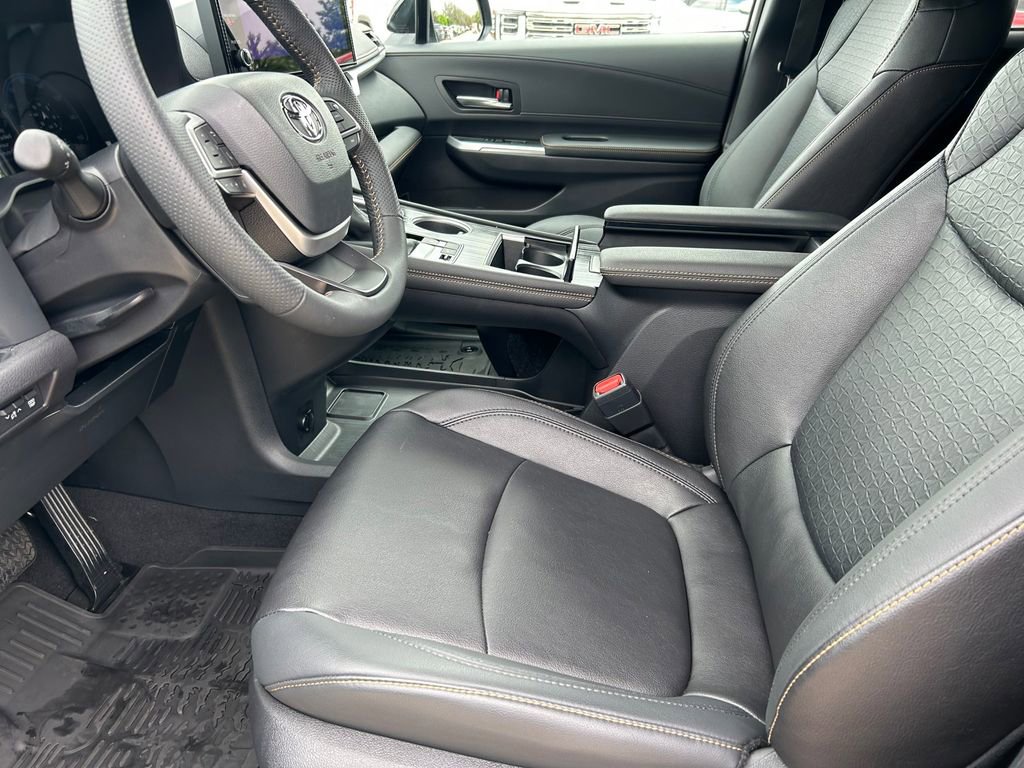 Certified 2025 Toyota Sienna XLE Woodland Edition AWD/4WD image 11