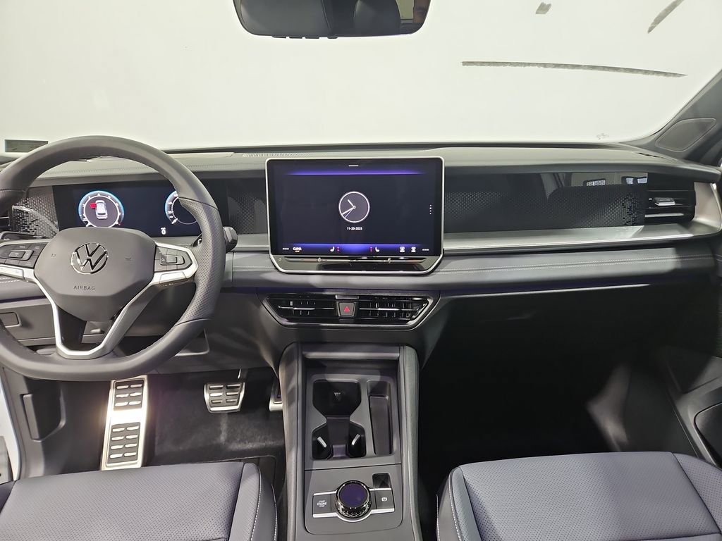 New 2026 Volkswagen Tiguan SE R-Line image 17