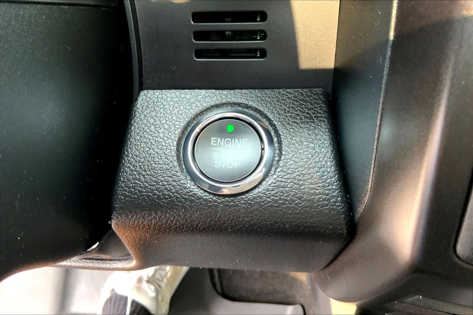 Used 2021 Ford Expedition Limited RWD image 32