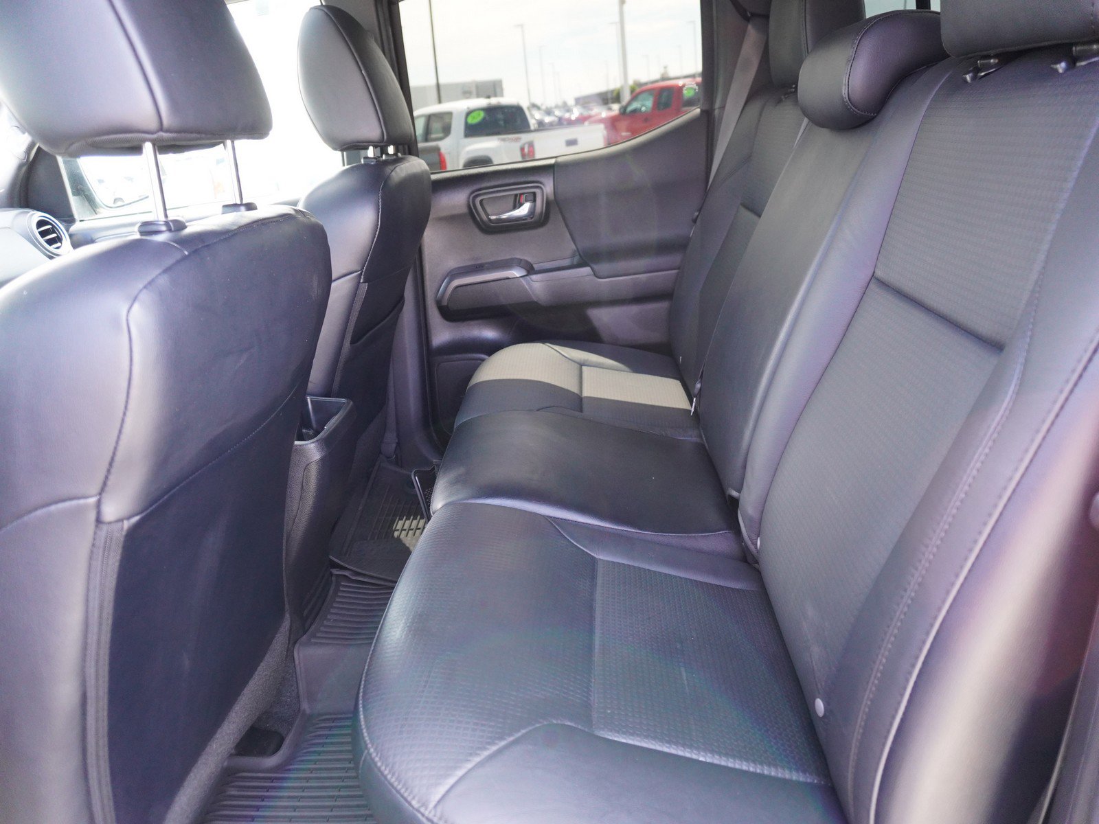 Used 2022 Toyota Tacoma TRD Off-Road w/ TRD Premium Off Road Package AWD/4WD image 40