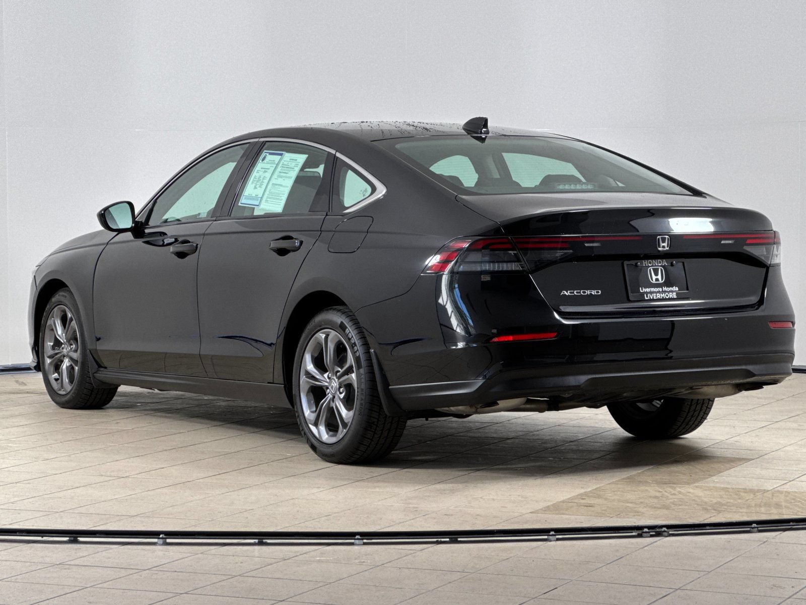 Used 2024 Honda Accord EX image 4