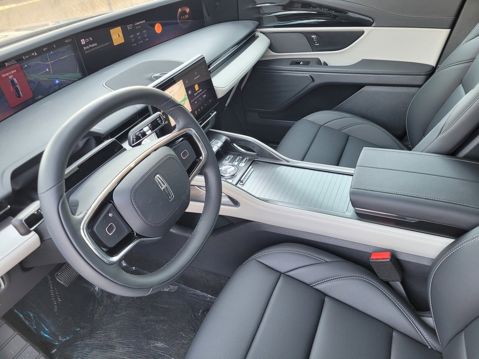 New 2025 Lincoln Nautilus Premier image 11