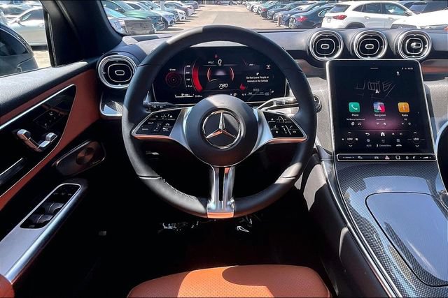 Used 2026 Mercedes-Benz GLC 300 4MATIC image 4