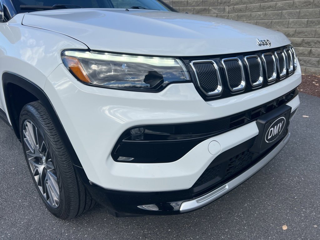 Used 2022 Jeep Compass Limited w/ Elite Group image 8