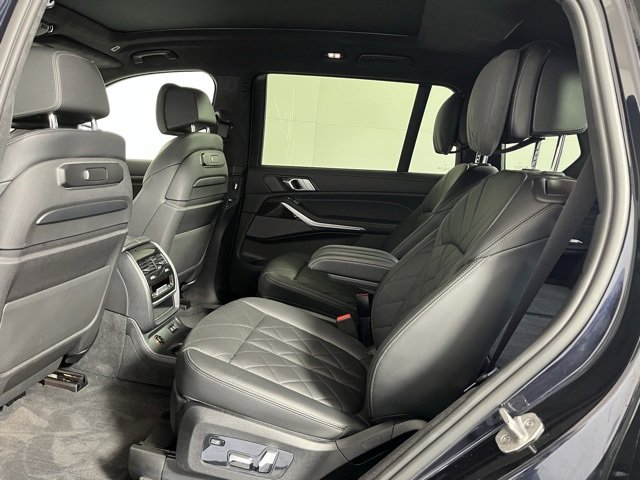 Used 2023 BMW X7 xDrive40i w/ Executive Package image 19
