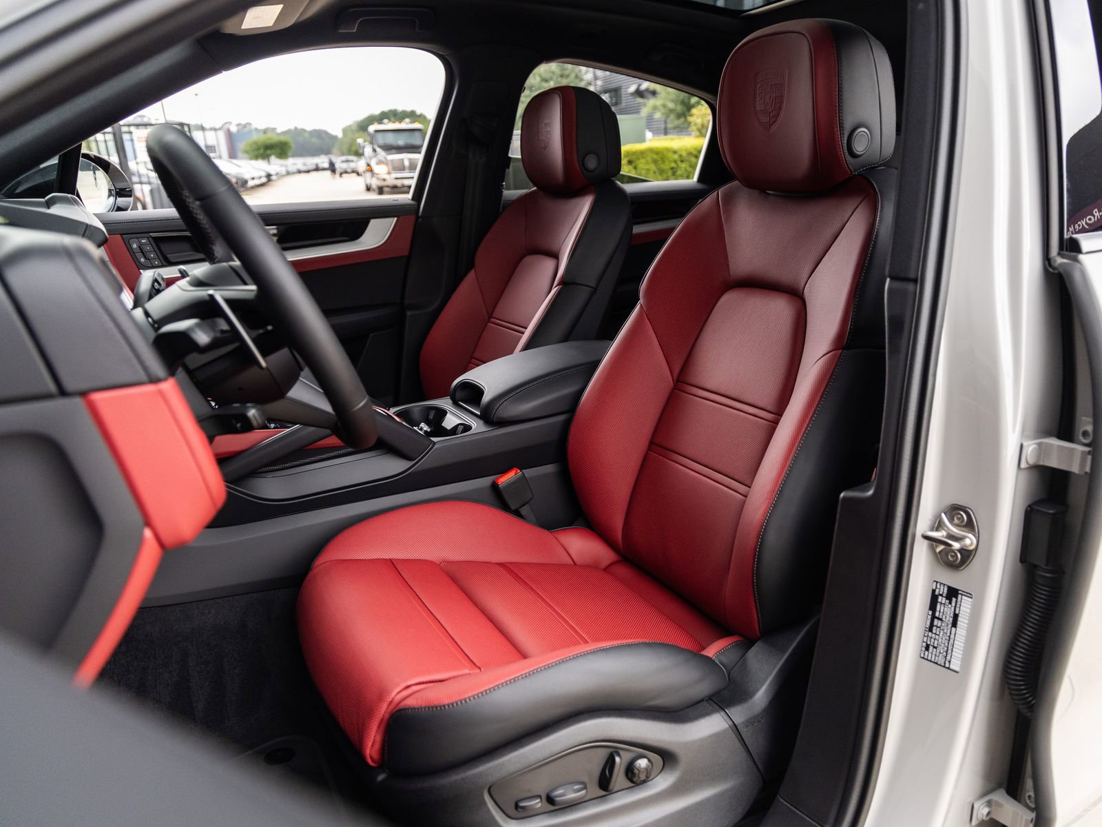 New 2026 Porsche Cayenne Coupe AWD/4WD image 5