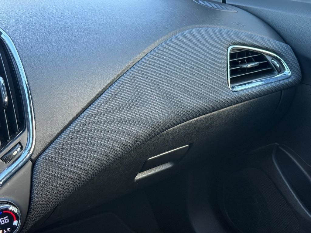 Used 2019 Chevrolet Cruze LT w/ Convenience Package image 24