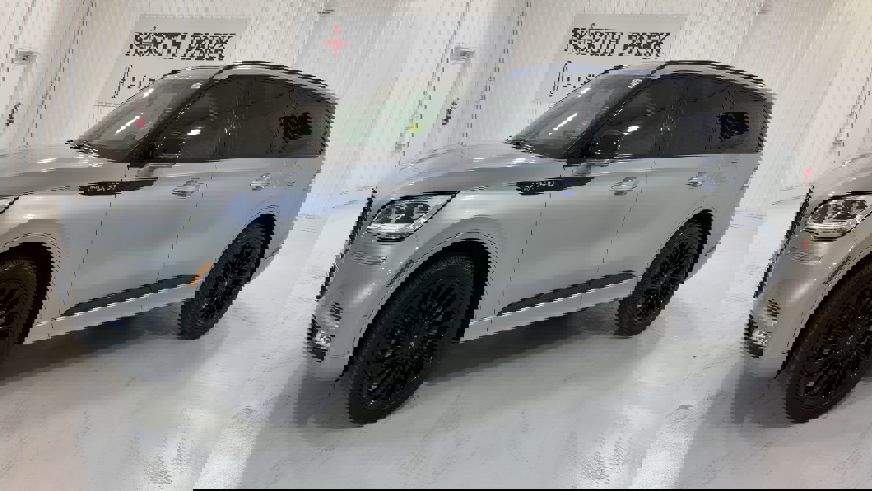 Used 2023 Lincoln Aviator Reserve w/ Equipment Group 201A image 6