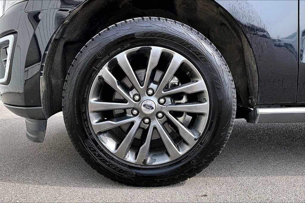 Used 2019 Ford Expedition Max Limited image 11
