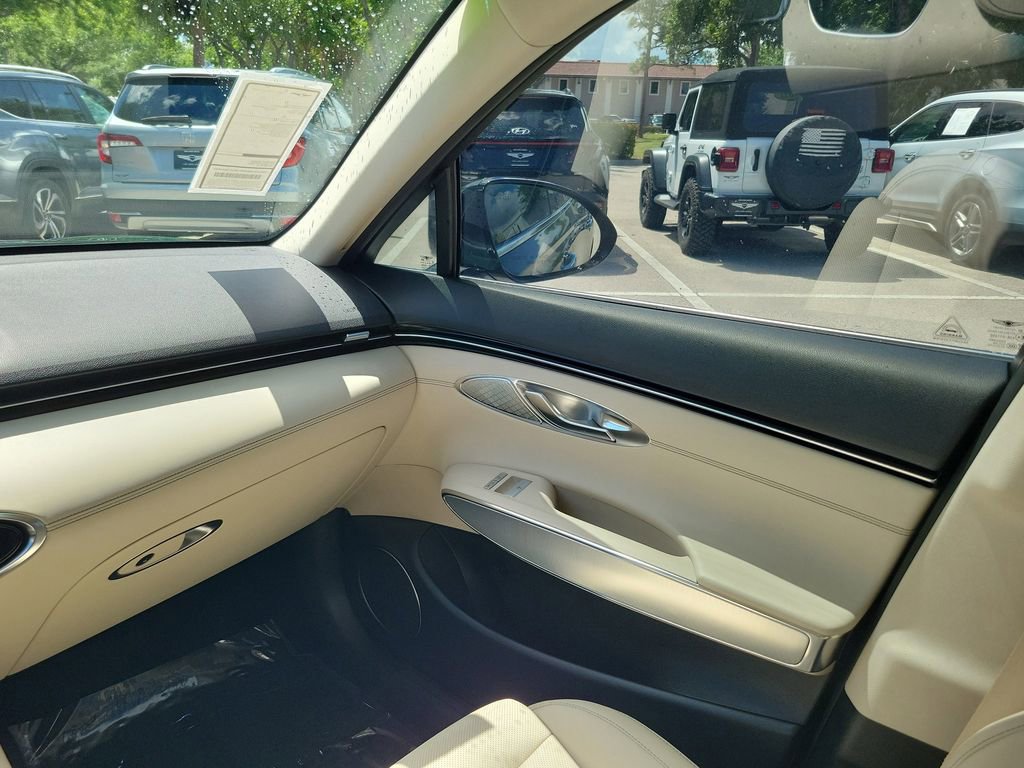 Certified 2023 Genesis GV70 2.5T w/ Select Package image 19