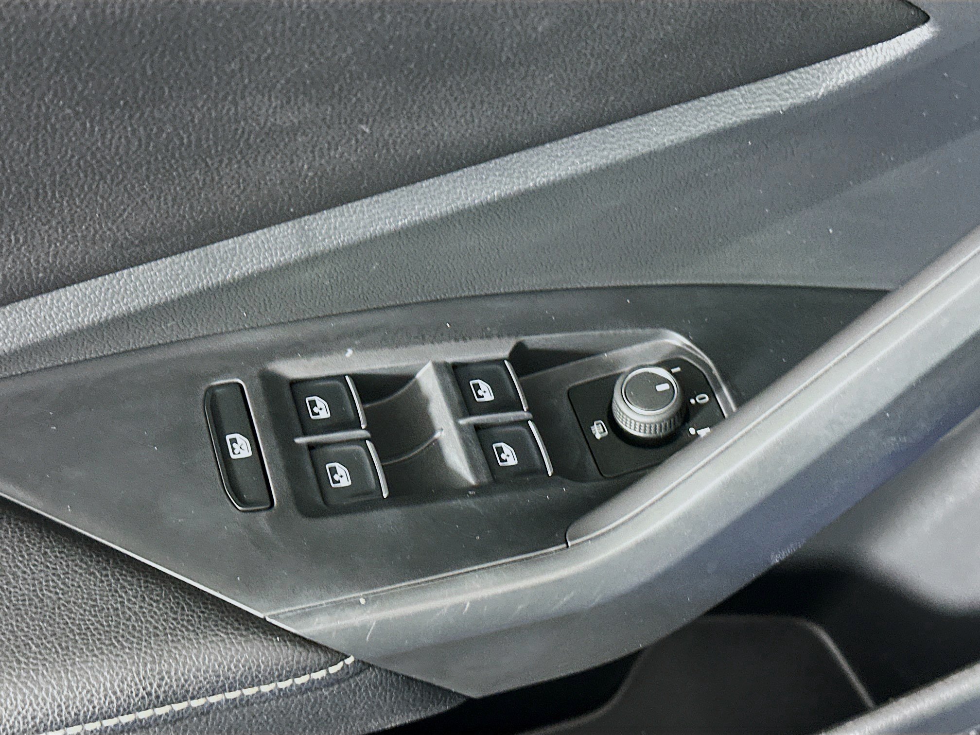 Used 2022 Volkswagen Jetta SE FWD image 15