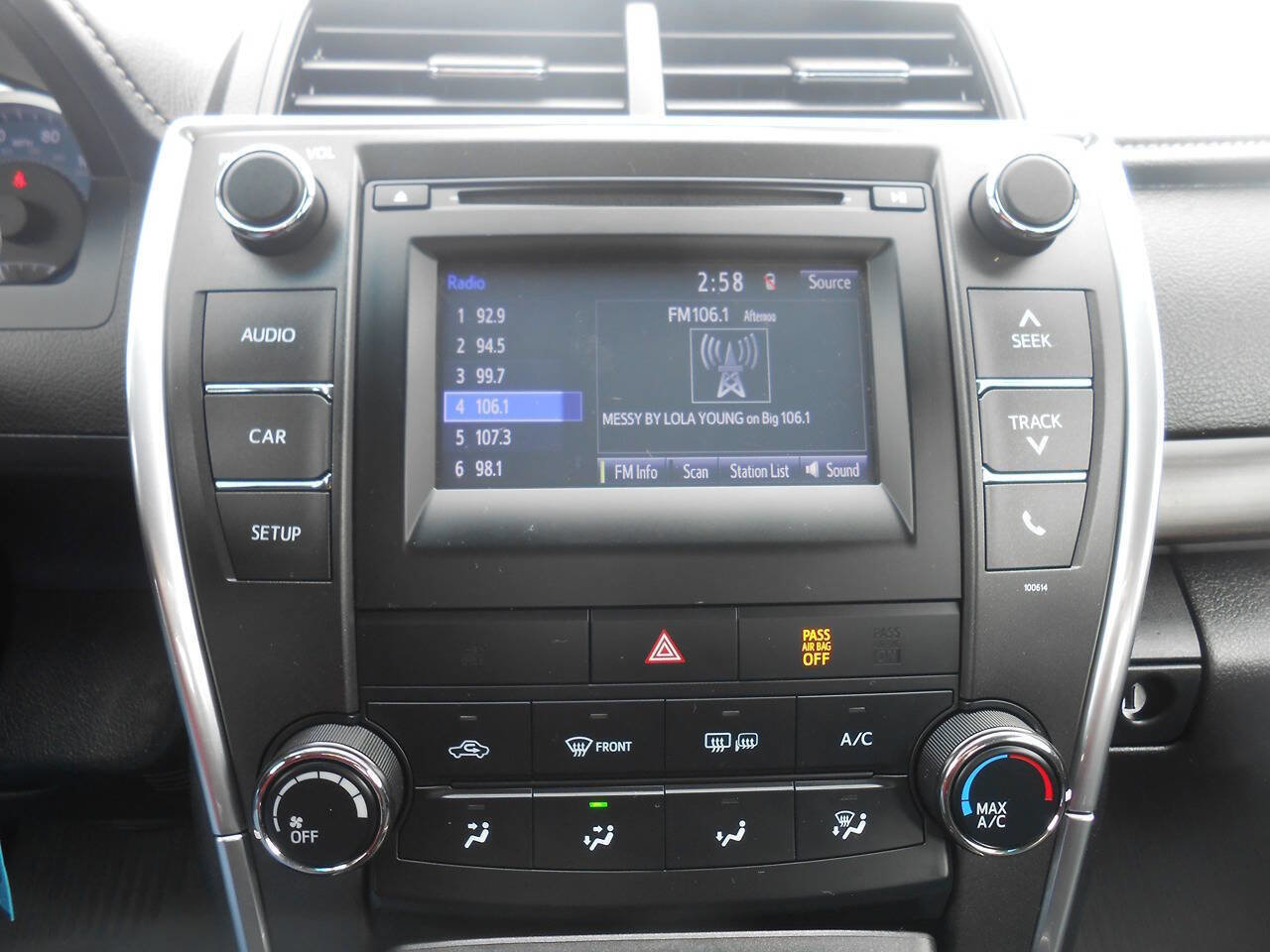 Used 2017 Toyota Camry LE FWD image 13