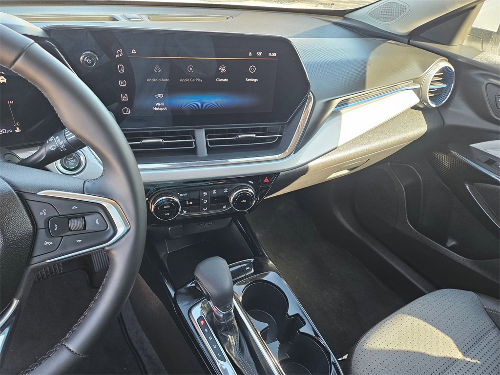 Used 2025 Chevrolet Trax LT w/ LT Convenience Package image 20