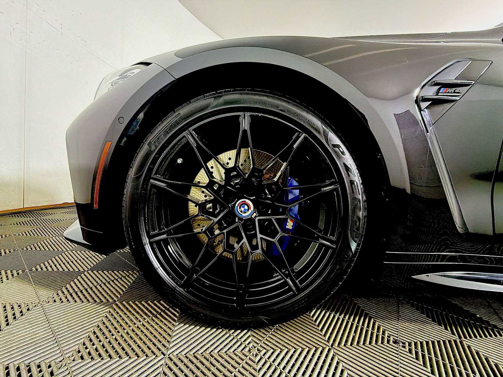 Used 2023 BMW M4 Competition w/ Executive Package image 8
