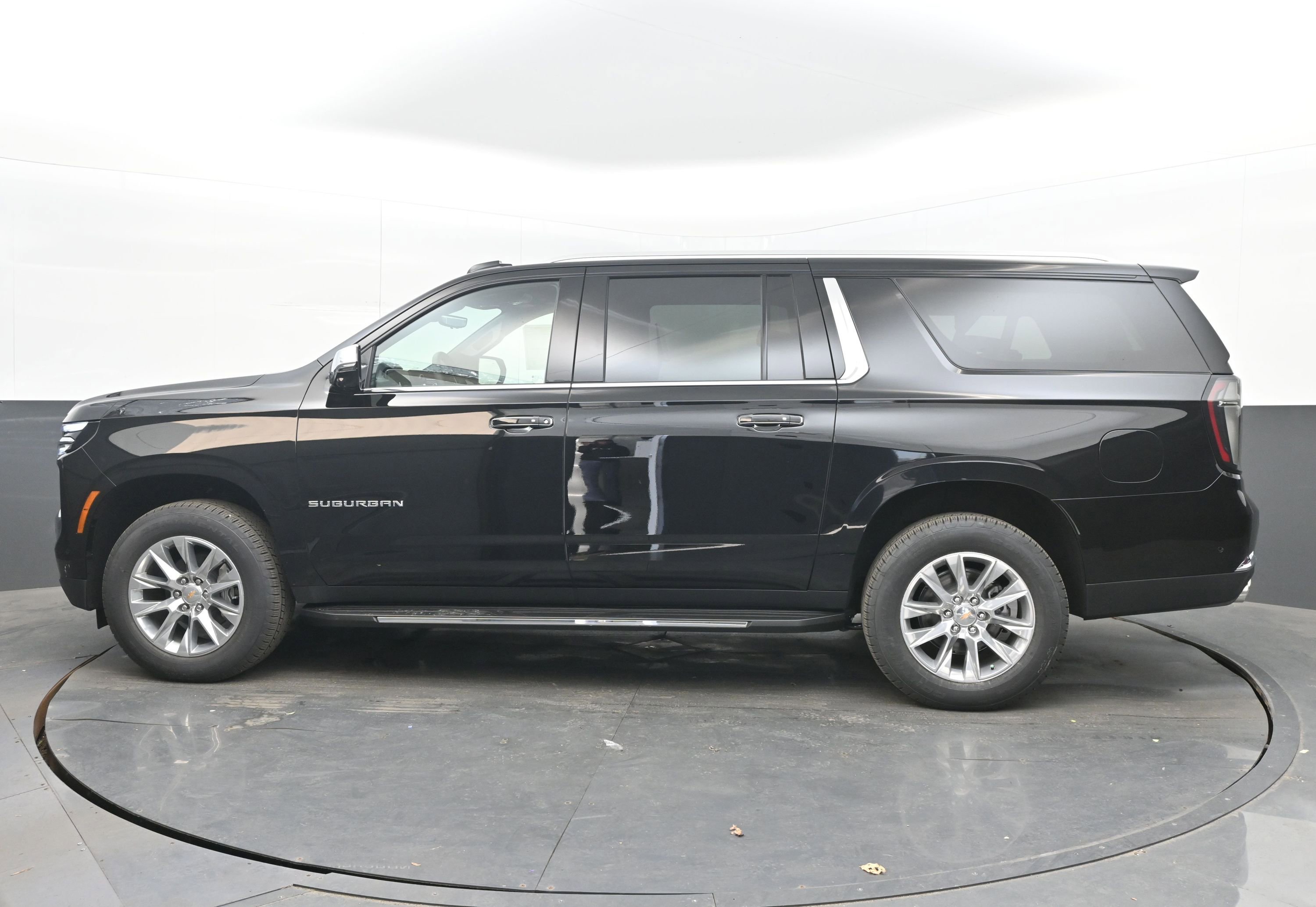 New 2026 Chevrolet Suburban Premier RWD image 7